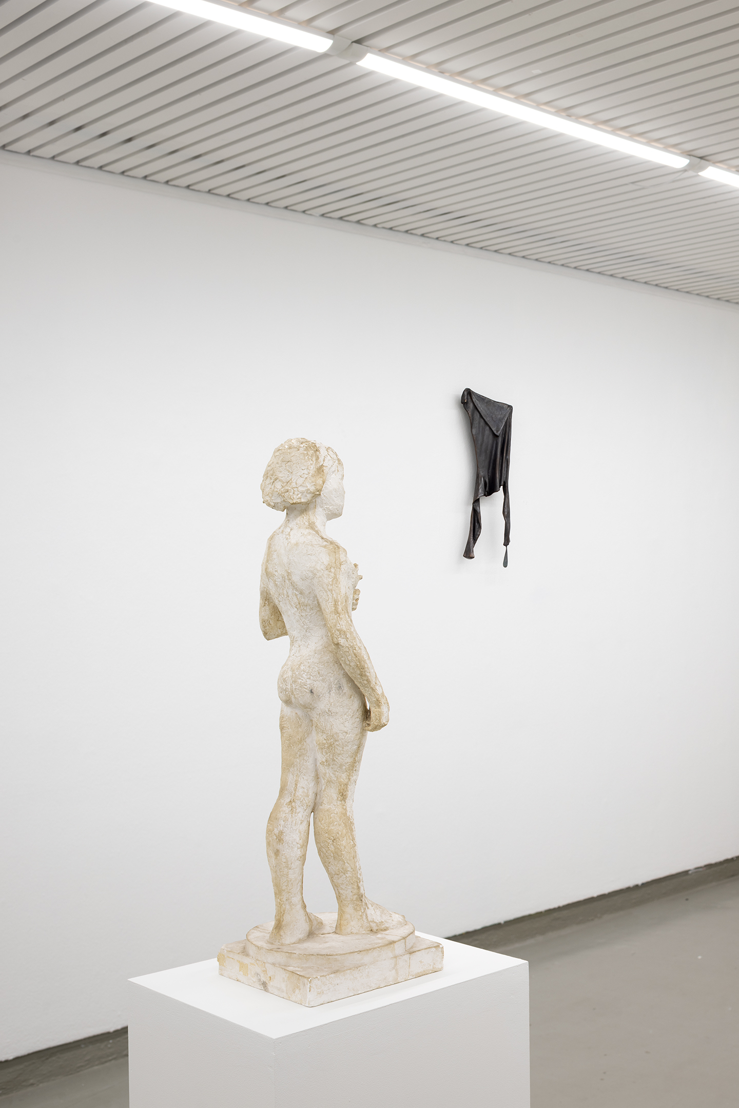 Photo taken at Aia Turan's exhibition entitled 'Ghost Hold' opening at 21.11.2025. Photo by Jan Søndergaard